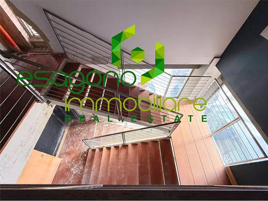 Immagine 10 di Negozio in vendita  a Siracusa