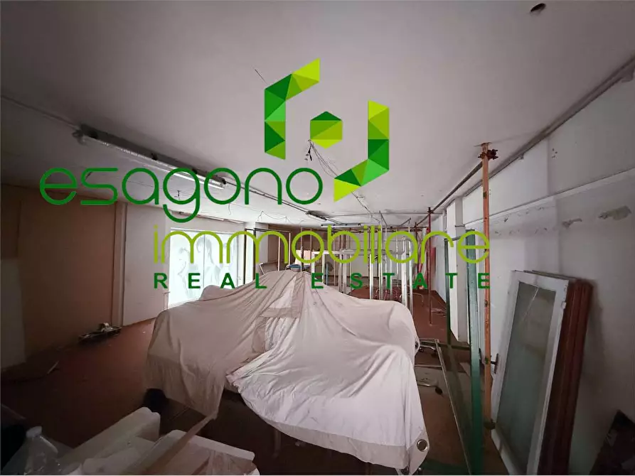 Immagine 12 di Negozio in vendita  a Siracusa