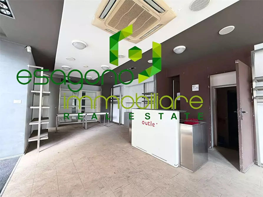 Immagine 16 di Negozio in vendita  a Siracusa