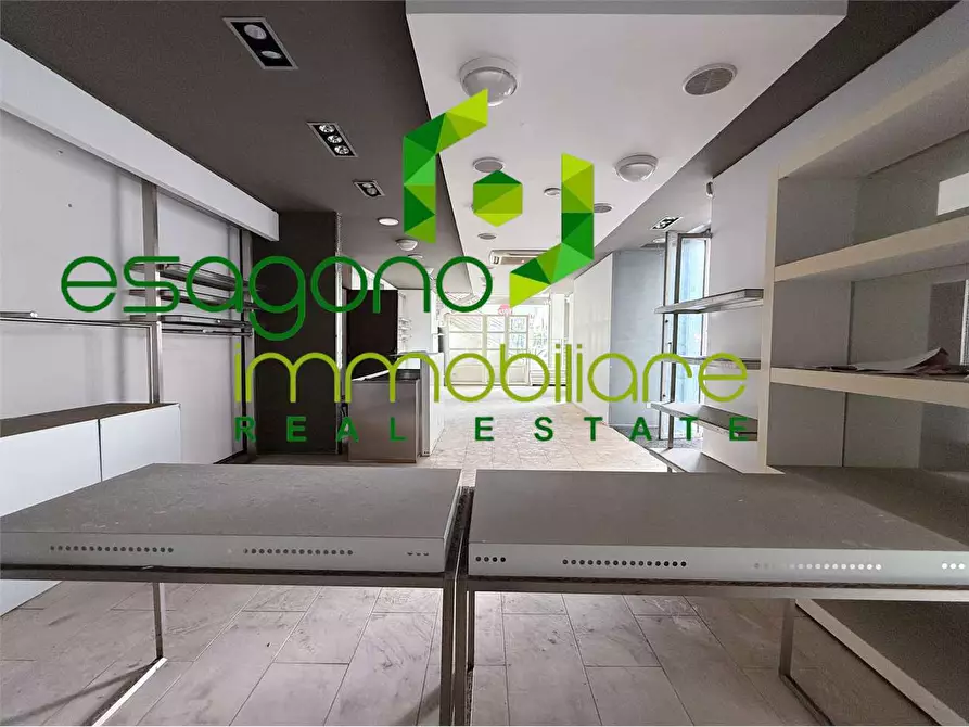 Immagine 17 di Negozio in vendita  a Siracusa