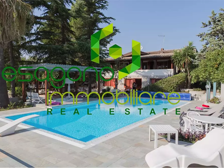 Immagine 1 di Villa in vendita  a Chiaramonte Gulfi