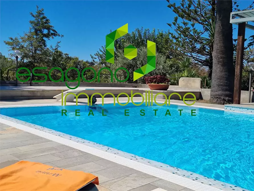 Immagine 21 di Villa in vendita  a Chiaramonte Gulfi