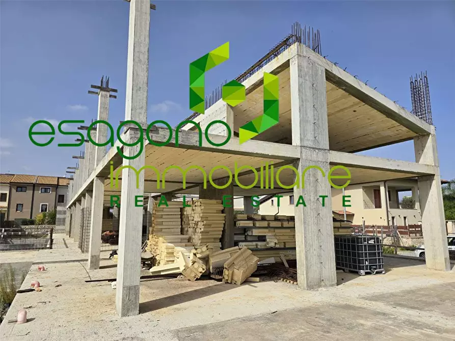 Immagine 10 di Villa in vendita  a Siracusa