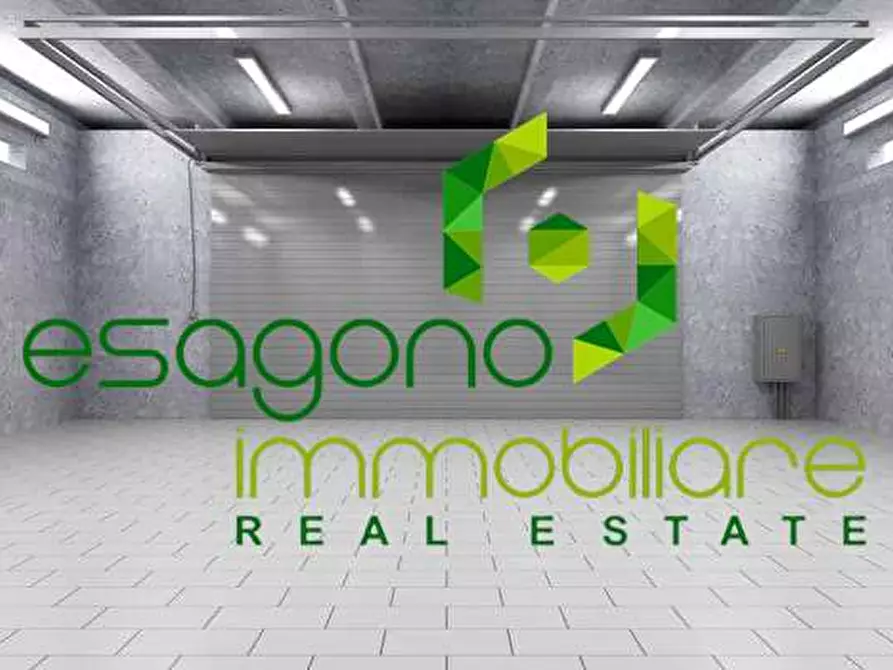 Immagine 1 di Garage in vendita  a Siracusa