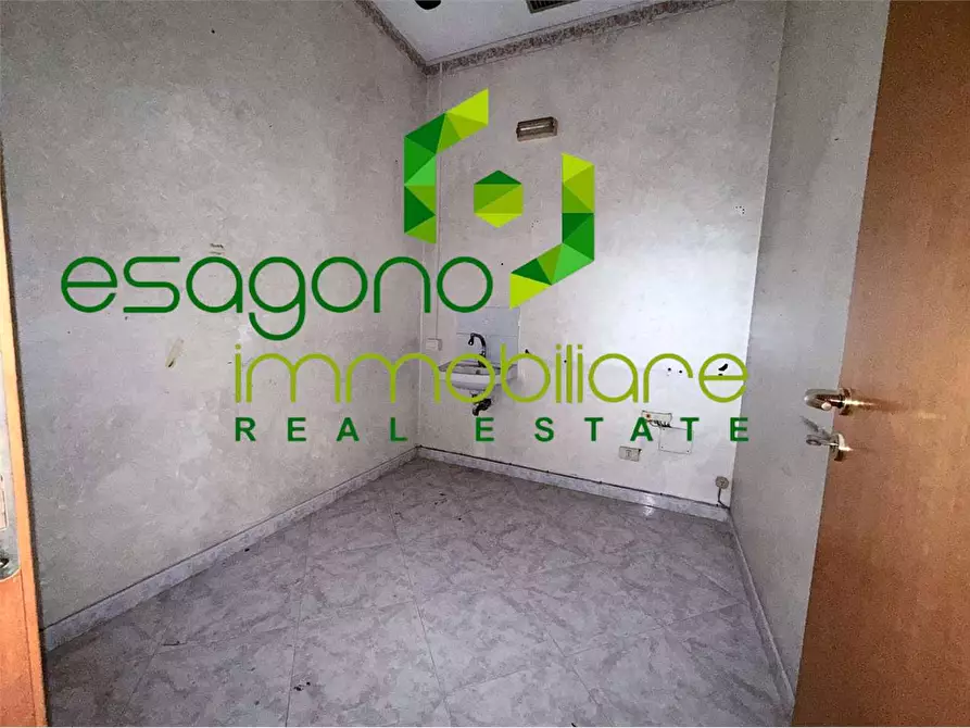 Immagine 4 di Negozio in vendita  a Siracusa