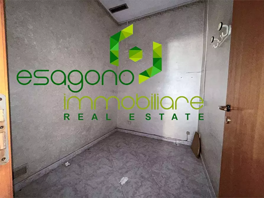 Immagine 5 di Negozio in vendita  a Siracusa