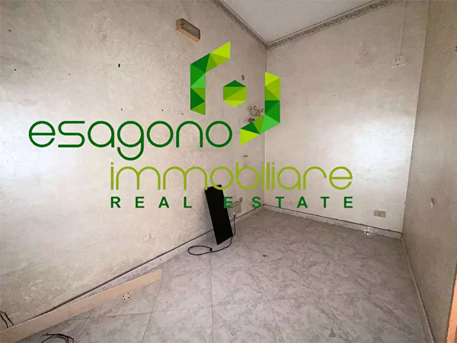 Immagine 6 di Negozio in vendita  a Siracusa