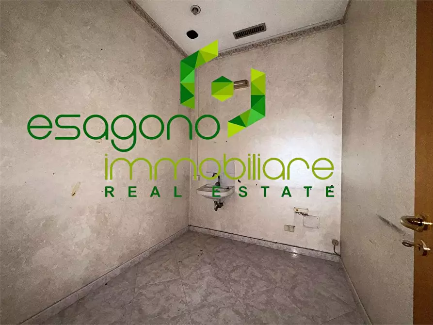 Immagine 7 di Negozio in vendita  a Siracusa