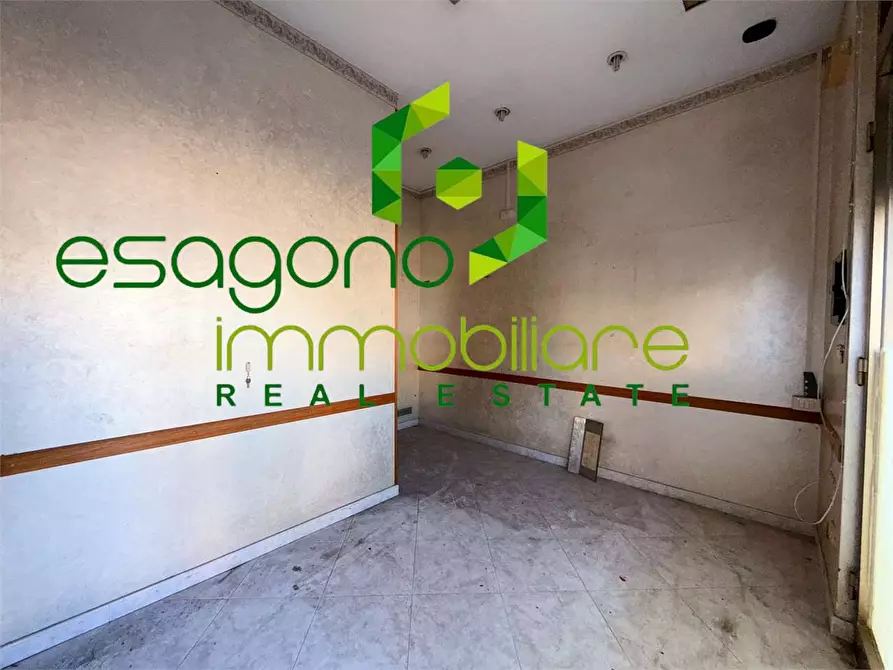 Immagine 11 di Negozio in vendita  a Siracusa