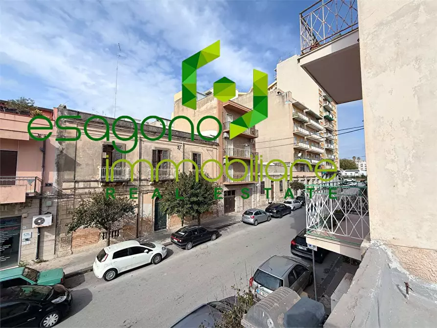 Immagine 6 di Negozio in vendita  a Siracusa