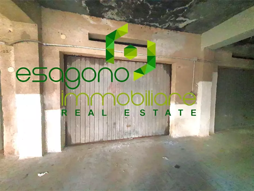 Immagine 1 di Garage in vendita  a Siracusa