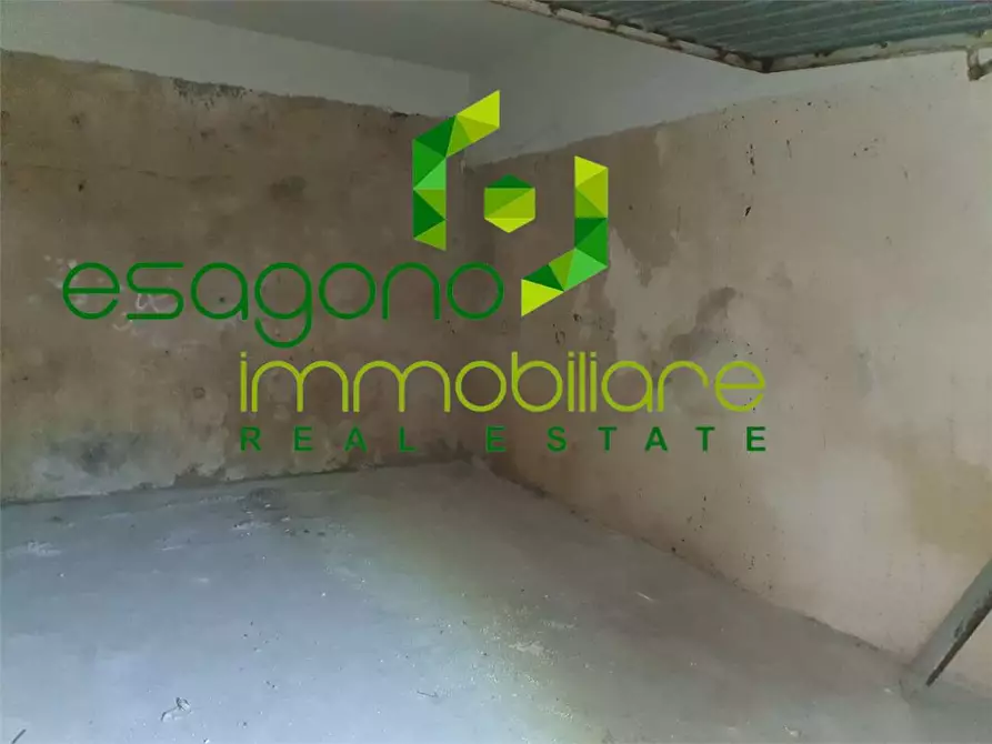 Immagine 2 di Garage in vendita  a Siracusa