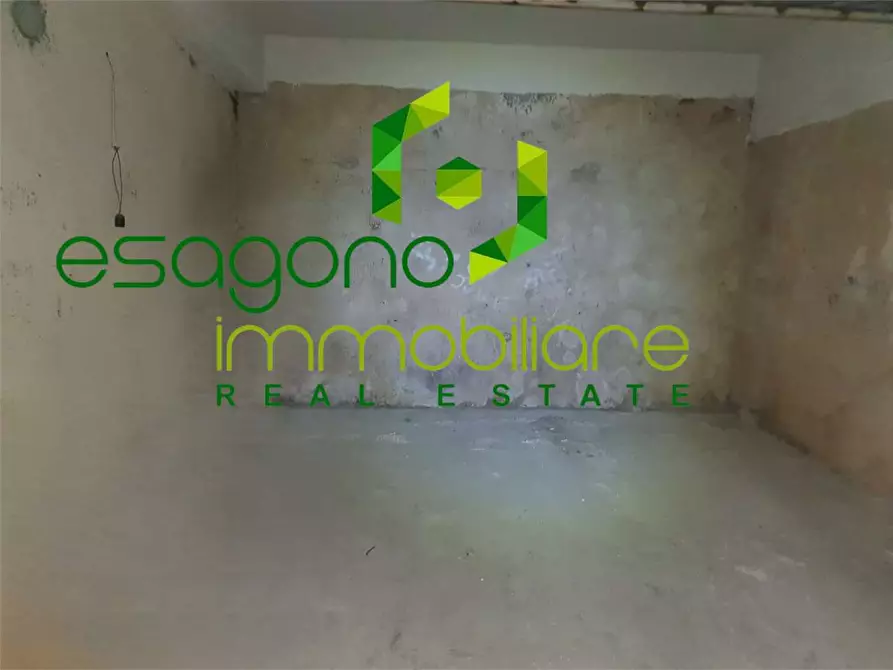 Immagine 3 di Garage in vendita  a Siracusa