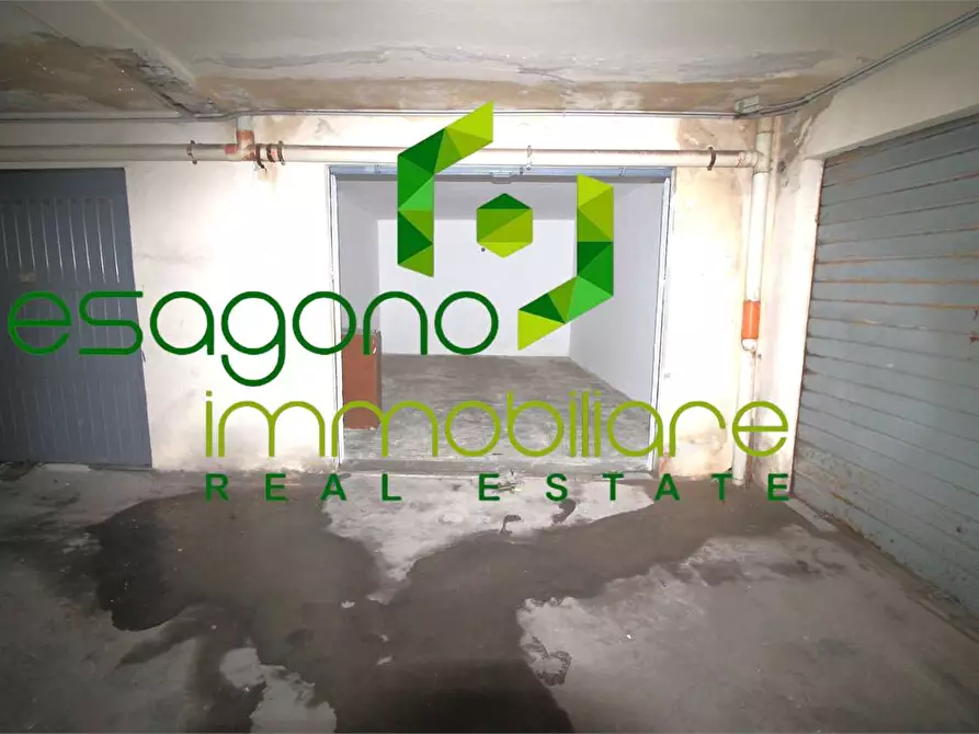 Immagine 4 di Garage in vendita  a Siracusa