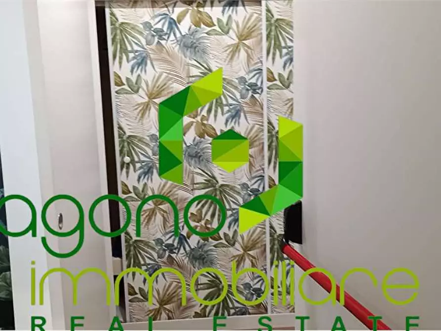 Immagine 8 di Negozio in vendita  a Siracusa