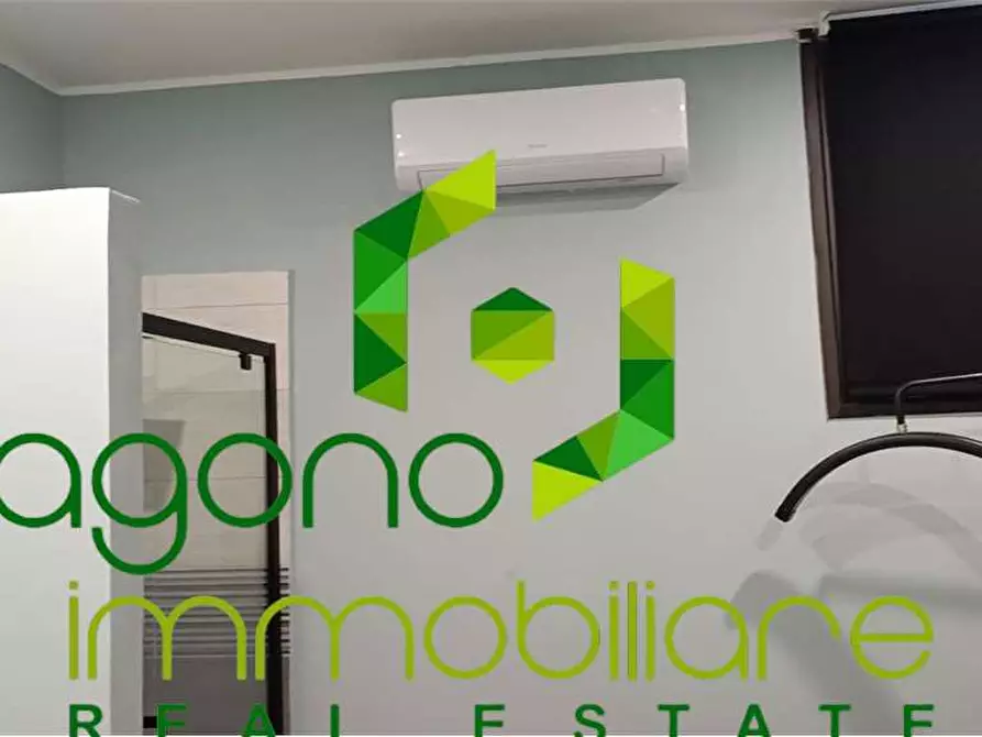 Immagine 11 di Negozio in vendita  a Siracusa