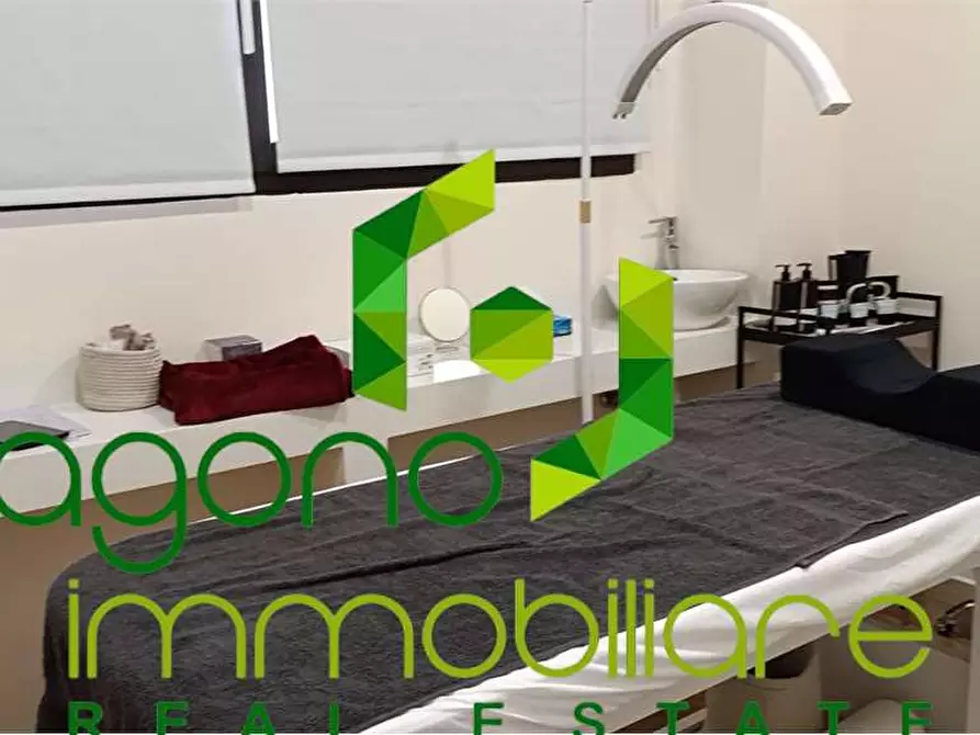 Immagine 17 di Negozio in vendita  a Siracusa