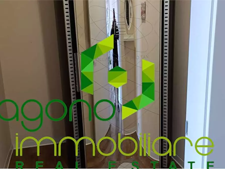 Immagine 19 di Negozio in vendita  a Siracusa