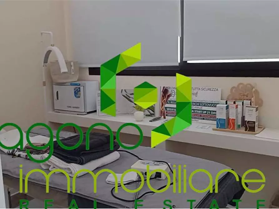 Immagine 21 di Negozio in vendita  a Siracusa