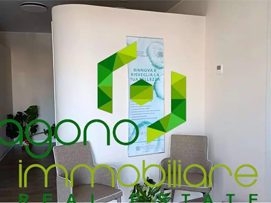 Immagine 23 di Negozio in vendita  a Siracusa