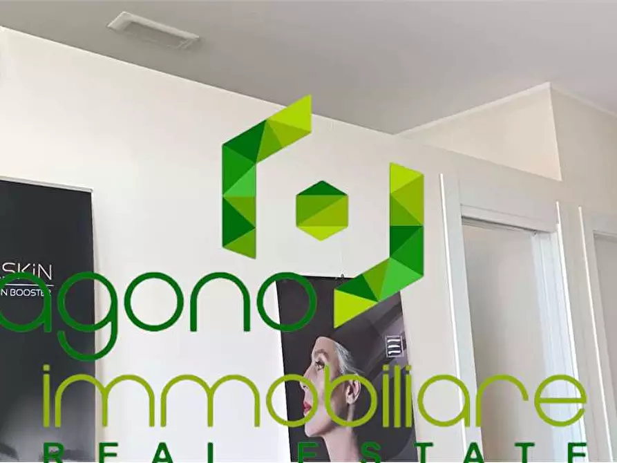 Immagine 25 di Negozio in vendita  a Siracusa