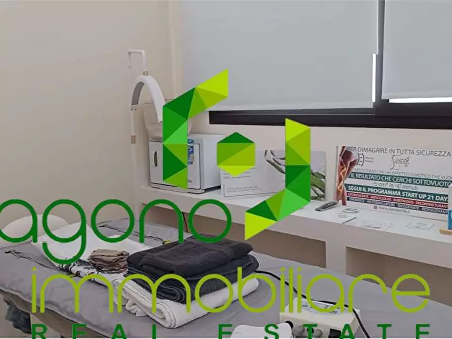 Immagine 27 di Negozio in vendita  a Siracusa