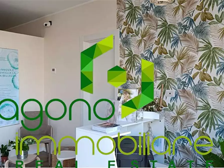 Immagine 29 di Negozio in vendita  a Siracusa