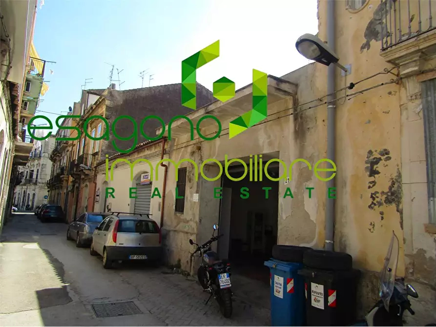 Immagine 6 di Magazzino in vendita  a Siracusa