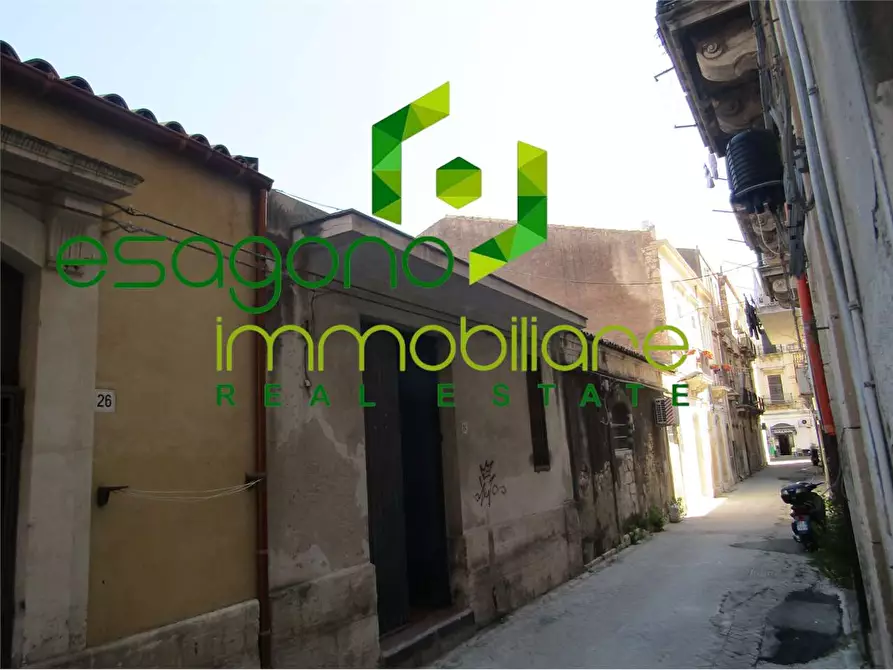 Immagine 8 di Magazzino in vendita  a Siracusa