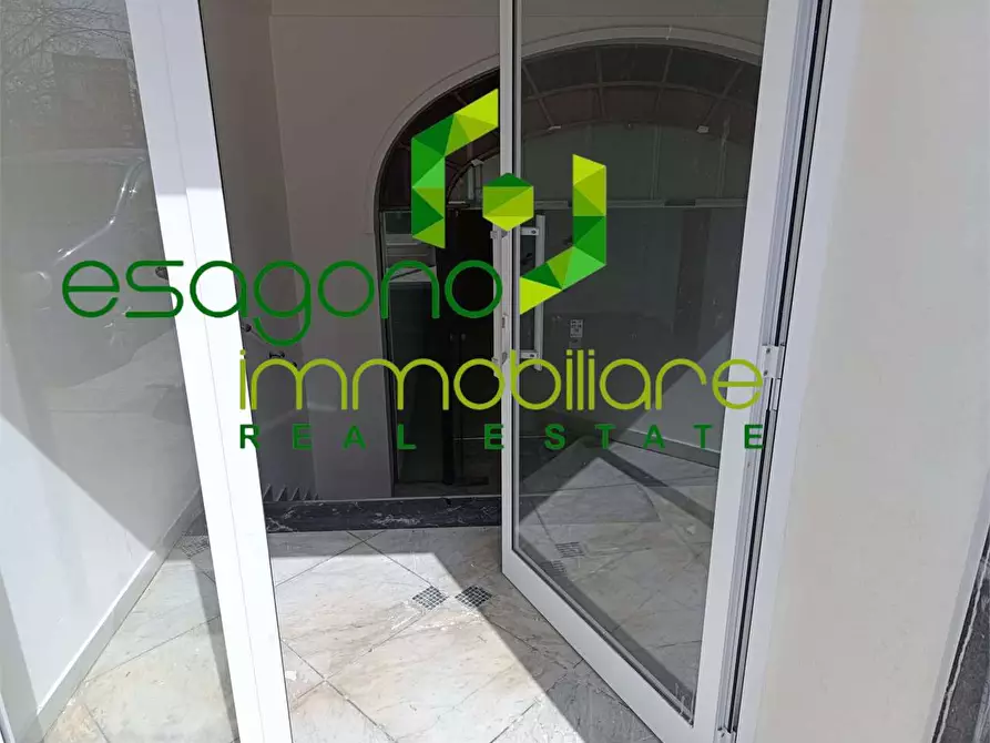 Immagine 5 di Negozio in vendita  a Siracusa