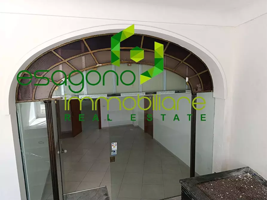 Immagine 6 di Negozio in vendita  a Siracusa