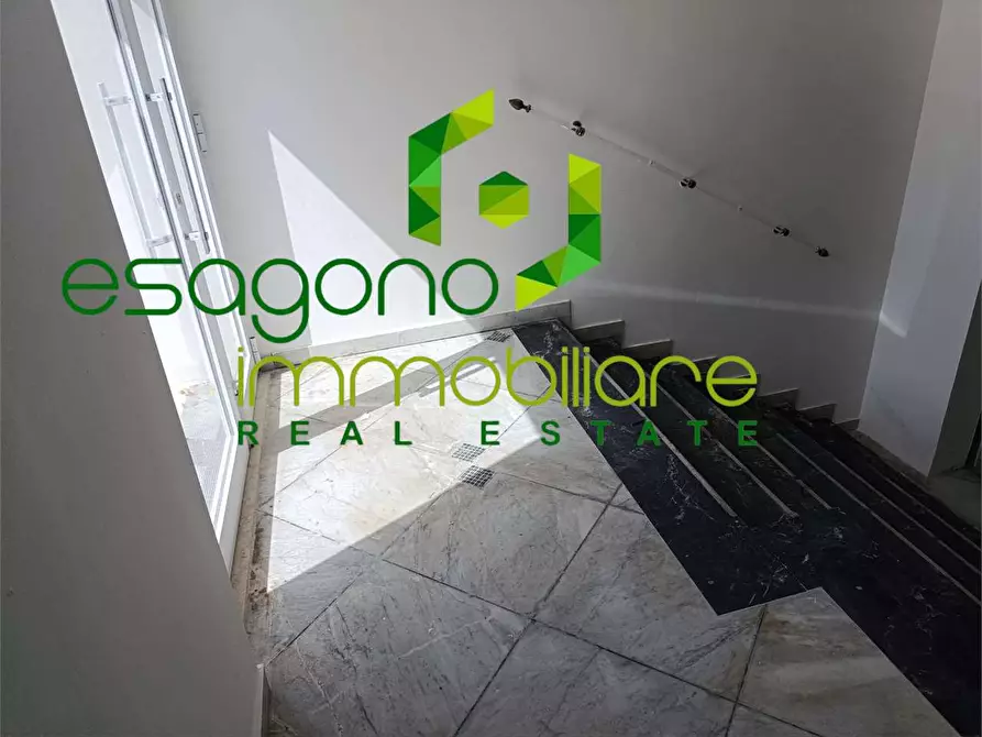 Immagine 10 di Negozio in vendita  a Siracusa