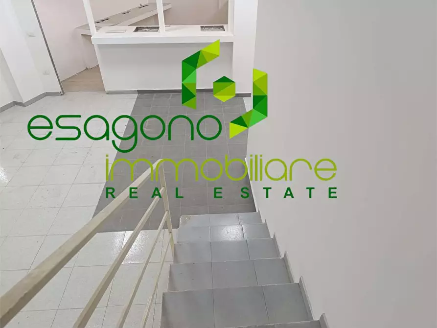 Immagine 25 di Negozio in vendita  a Siracusa