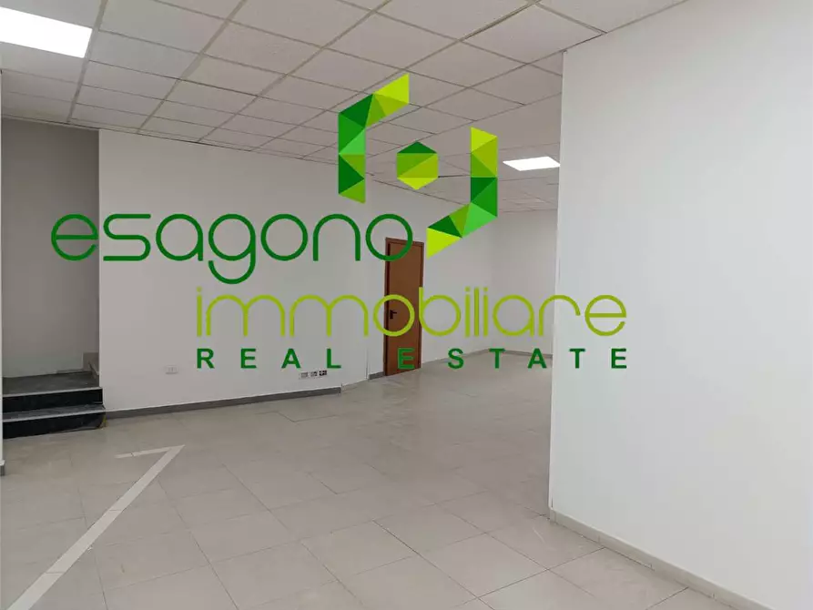 Immagine 26 di Negozio in vendita  a Siracusa