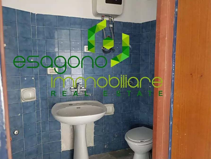 Immagine 27 di Negozio in vendita  a Siracusa