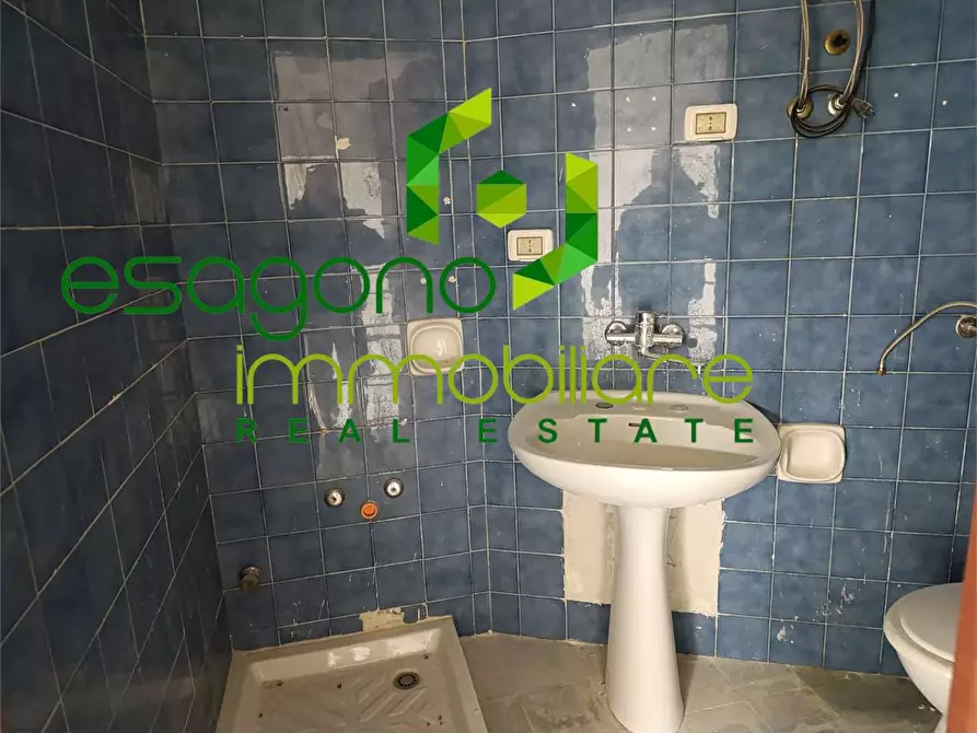 Immagine 31 di Negozio in vendita  a Siracusa