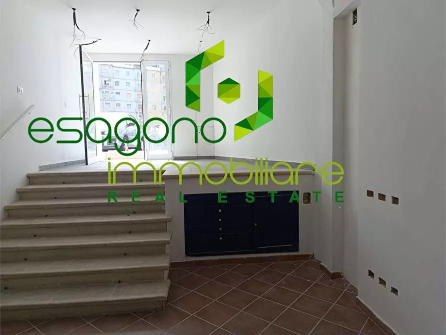 Immagine 38 di Negozio in vendita  a Siracusa