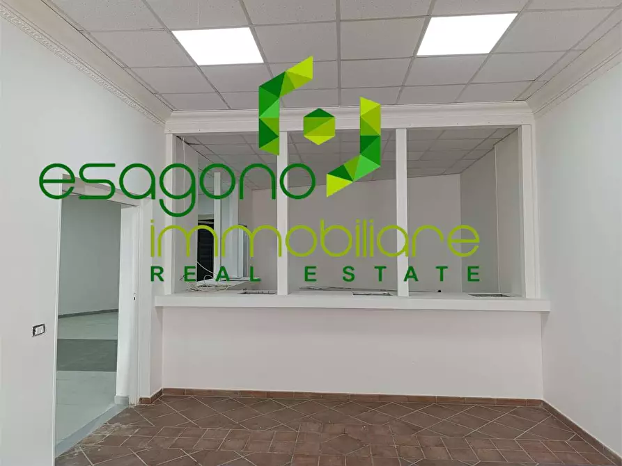 Immagine 39 di Negozio in vendita  a Siracusa