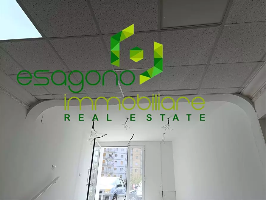 Immagine 41 di Negozio in vendita  a Siracusa