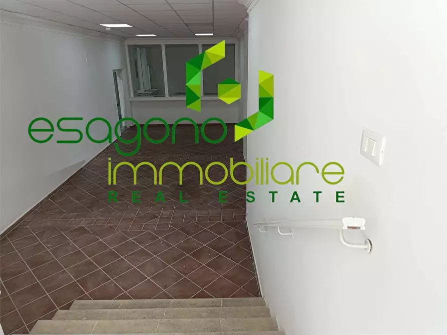 Immagine 45 di Negozio in vendita  a Siracusa