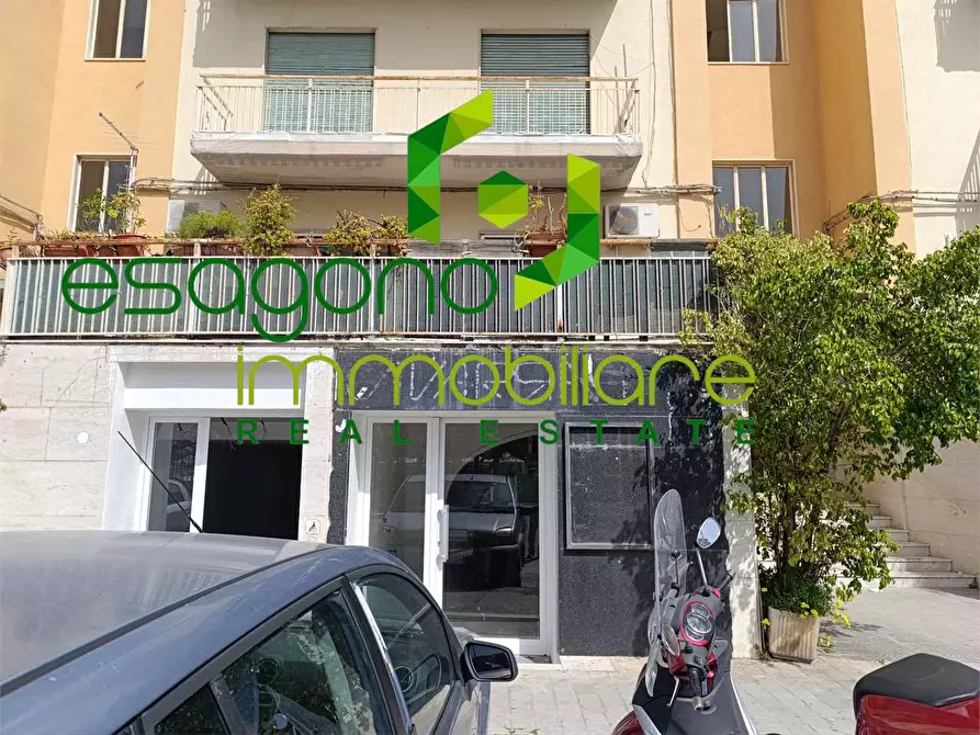 Immagine 49 di Negozio in vendita  a Siracusa