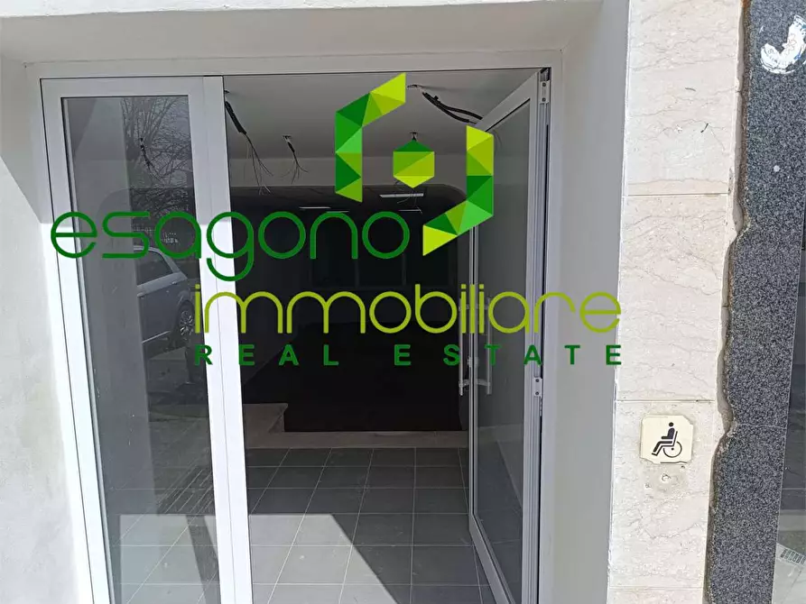 Immagine 50 di Negozio in vendita  a Siracusa