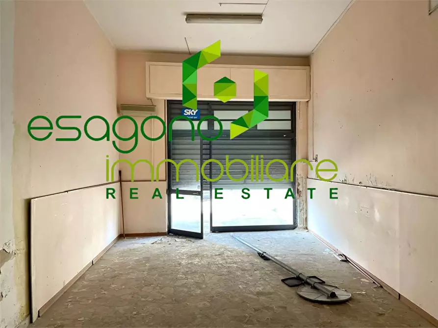 Immagine 1 di Negozio in vendita  a Siracusa