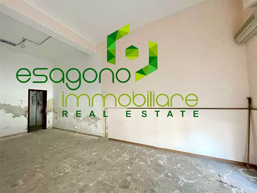 Immagine 4 di Negozio in vendita  a Siracusa