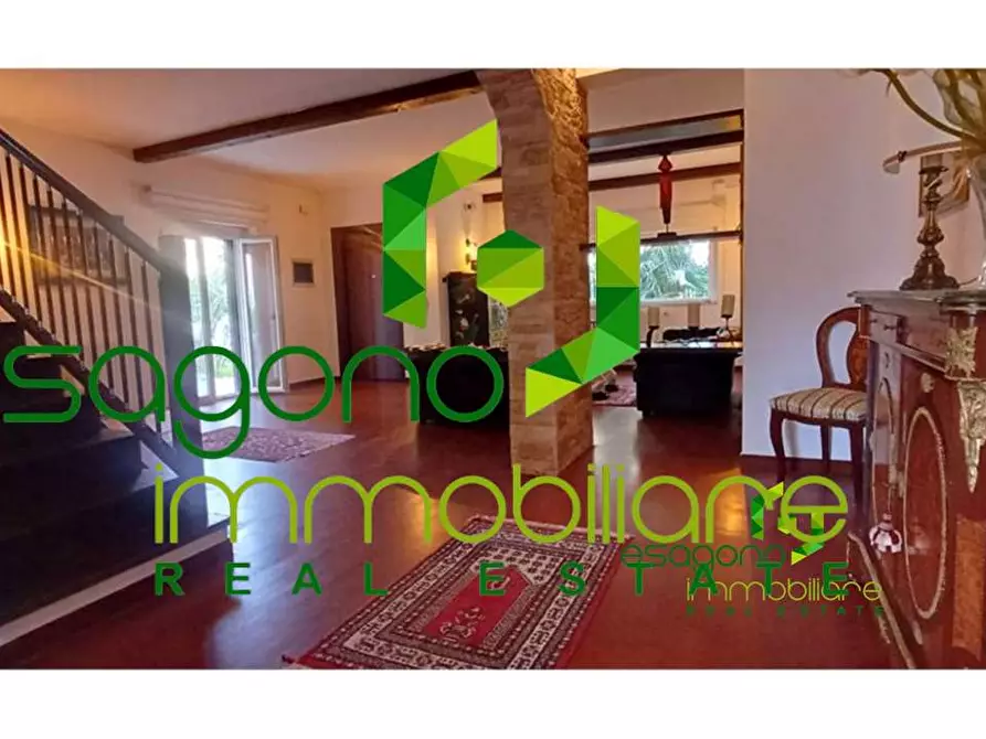 Immagine 2 di Villa in vendita  a Siracusa