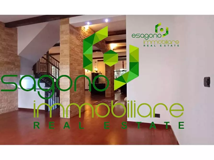 Immagine 4 di Villa in vendita  a Siracusa