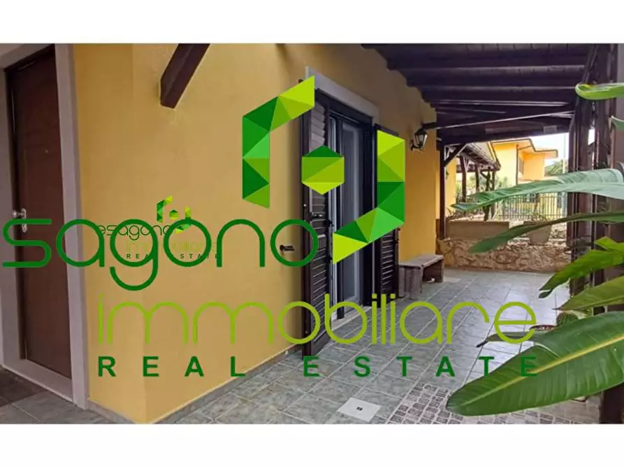 Immagine 10 di Villa in vendita  a Siracusa