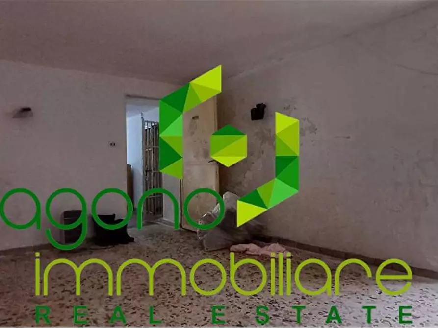 Immagine 1 di Negozio in vendita  a Siracusa