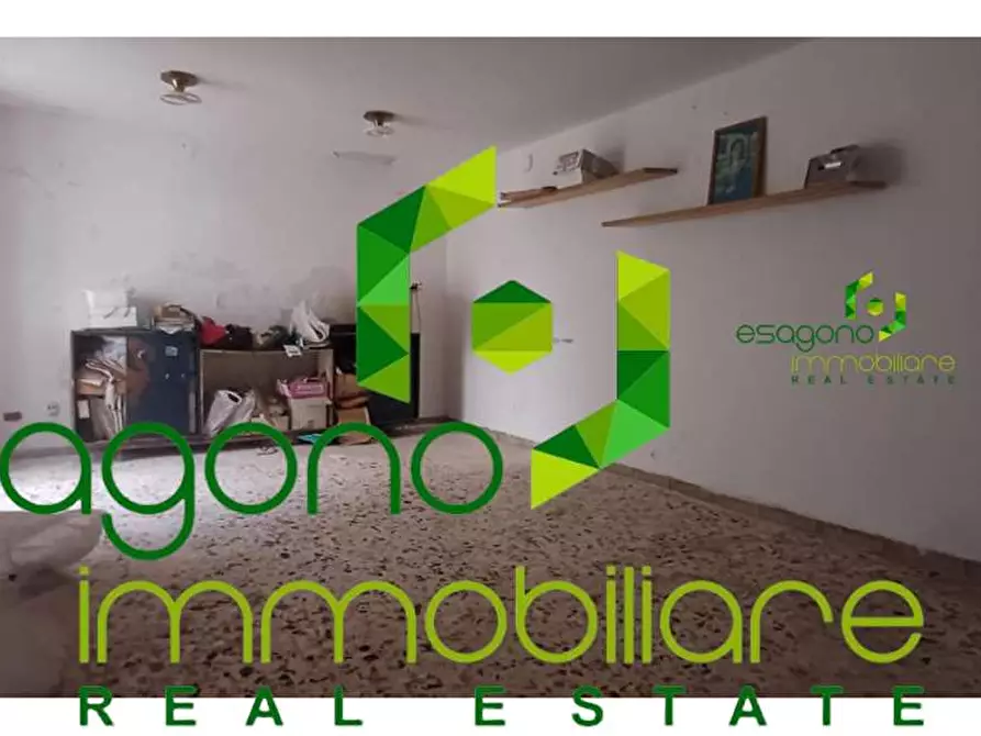 Immagine 8 di Negozio in vendita  a Siracusa