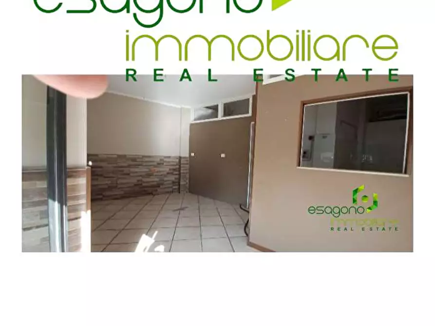 Immagine 2 di Negozio in vendita  a Siracusa